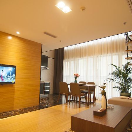 Home Plus Suite Hotel And Apartment Wuhan Exteriör bild
