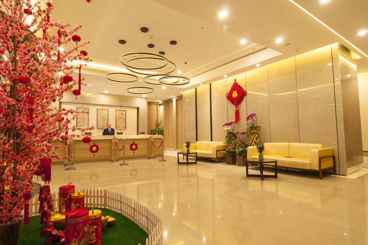 Home Plus Suite Hotel And Apartment Wuhan Exteriör bild