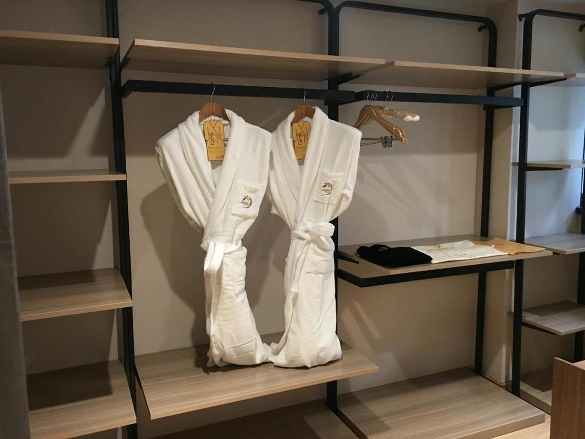 Home Plus Suite Hotel And Apartment Wuhan Exteriör bild