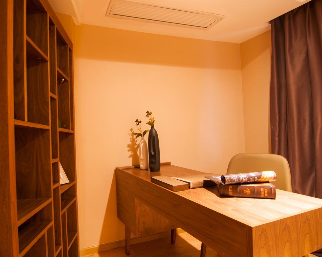 Home Plus Suite Hotel And Apartment Wuhan Exteriör bild