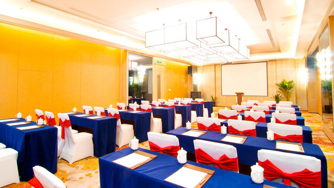 Home Plus Suite Hotel And Apartment Wuhan Exteriör bild