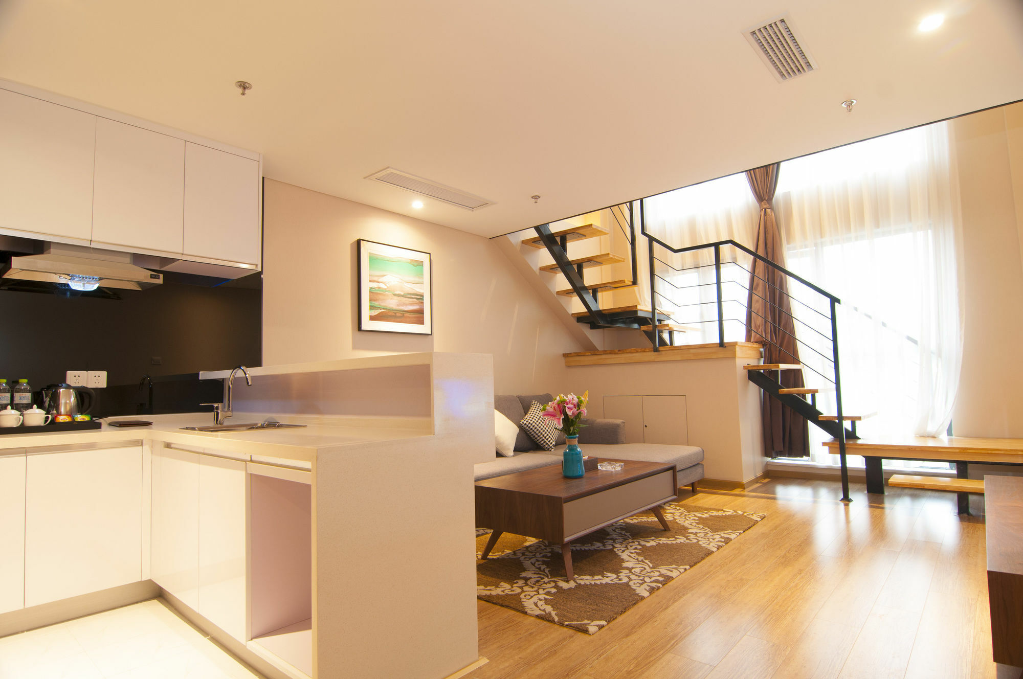 Home Plus Suite Hotel And Apartment Wuhan Exteriör bild