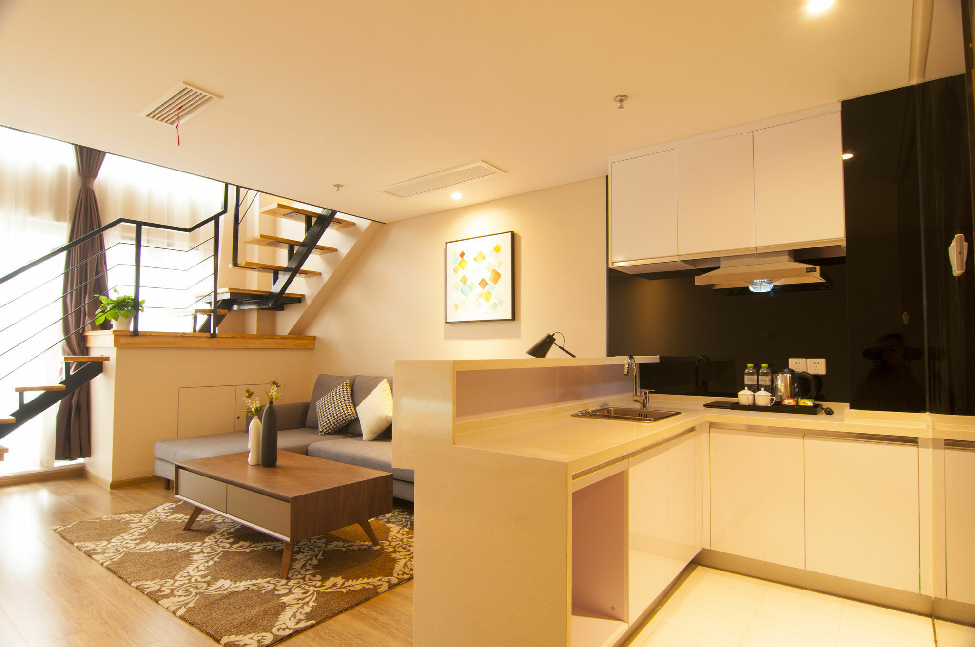 Home Plus Suite Hotel And Apartment Wuhan Exteriör bild